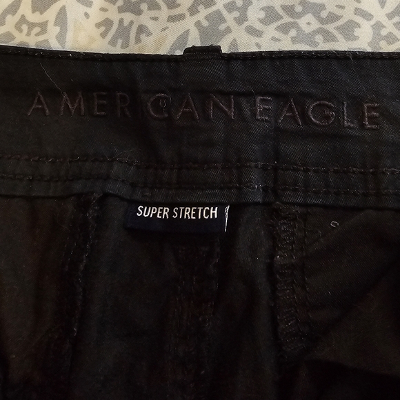 American Eagle Black Shorts | SZ 4 - Picture 3 of 4